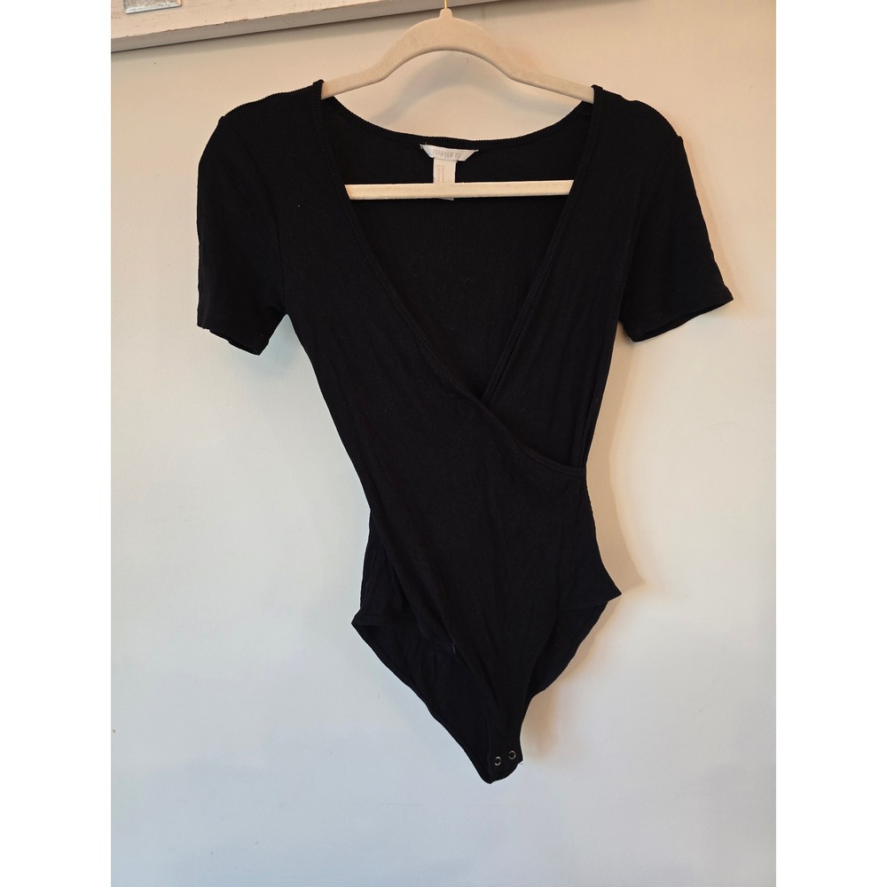 Black Wrap Bodysuit Short Sleeve Surplice Casual Everyday Stretch Size M‎